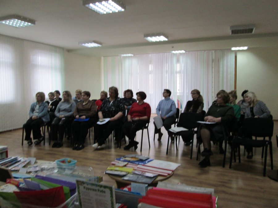 Готовимся к педсовету. Выставка комплексов обучающих игр 